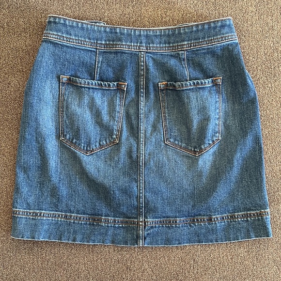 LOFT denim skirt. - Picture 5 of 5